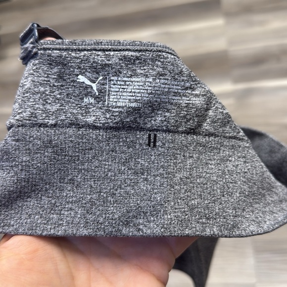 🏴 Puma Gray Seamless Sports Bra size medium - Picture 6 of 6